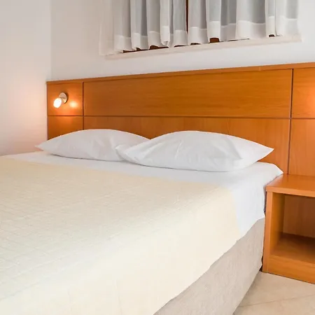 Apartments Luketina * Тучепи