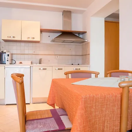Apartments Luketina