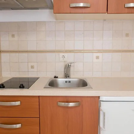Apartments Luketina * Tucepi