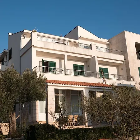 Apartments Luketina