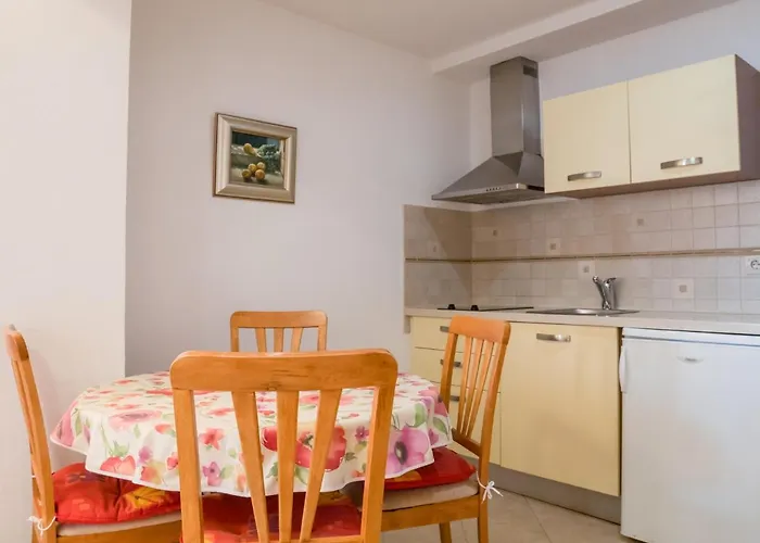 Apartments Luketina * Тучепи