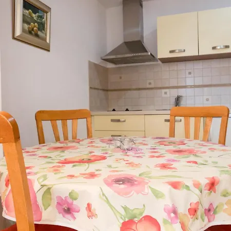 شقة Luketina Tučepi