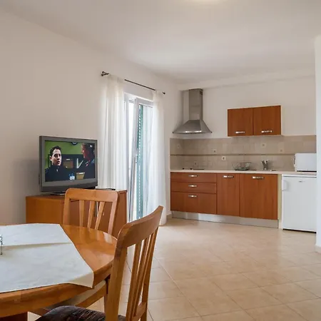 شقة Luketina Tučepi