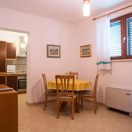 Luketina Apartment *