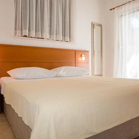 شقة Luketina Tučepi